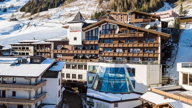 Skiurlaub und Wellnessurlaub erleben im 4 Sterne Alpenbad Hotel Hohenhaus in Hintertux im Zillertal.